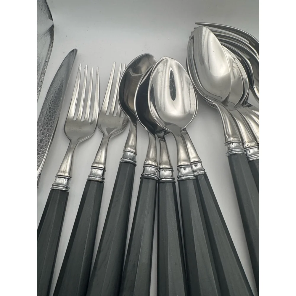 Williams Sonoma Flatware Set Silver Black 17 pcs.